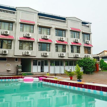 Mountview Resort & Spa Лонавала Экстерьер фото